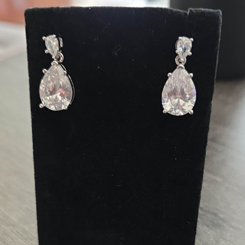 Elegant Silver Teardrop Earrings